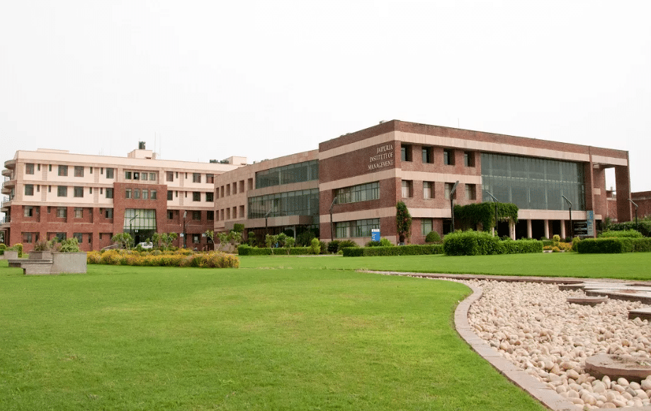 Best MBA Colleges in Jaipur offering in-Demand MBA Specializations Courses